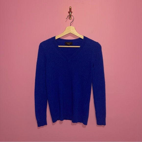 Charter Club Cashmere Sweater Women’s Size XS Royal Blue V-Neck Soft Luxury - Picture 2 of 6